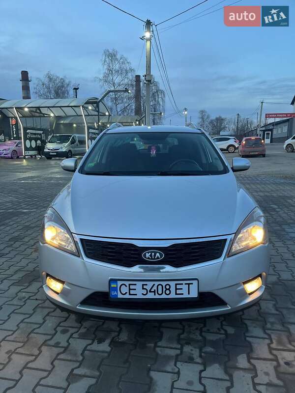 Хэтчбек Kia Ceed 2009 в Черновцах