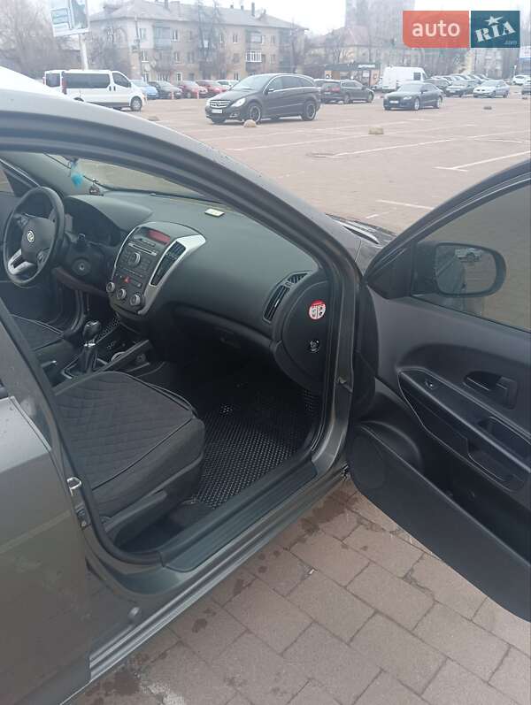 Универсал Kia Ceed 2011 в Житомире