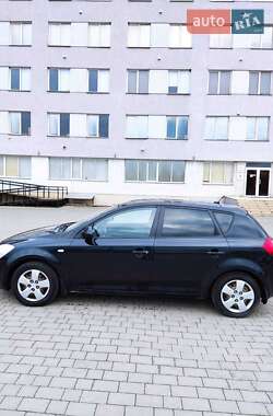 Хэтчбек Kia Ceed 2008 в Львове