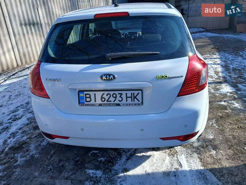Хэтчбек Kia Ceed 2012 в Полтаве
