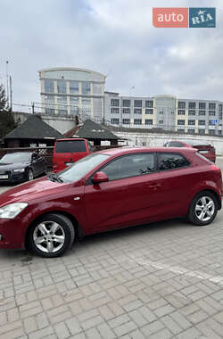 Хетчбек Kia Ceed 2008 в 