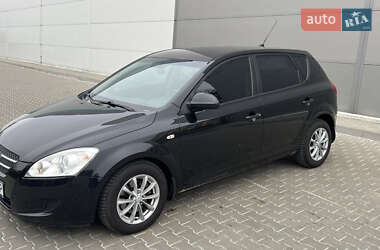 Хэтчбек Kia Ceed 2008 в Киеве