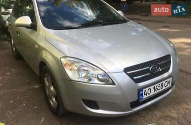 Хэтчбек Kia Ceed 2007 в Ужгороде