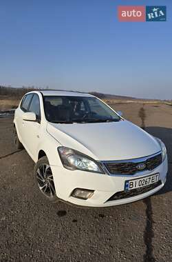 Хэтчбек Kia Ceed 2010 в Зенькове