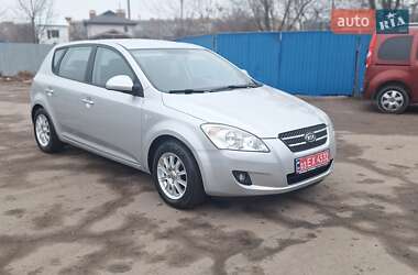 Хэтчбек Kia Ceed 2007 в 
