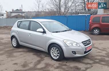 Хэтчбек Kia Ceed 2007 в 