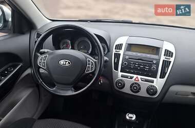 Хэтчбек Kia Ceed 2007 в 