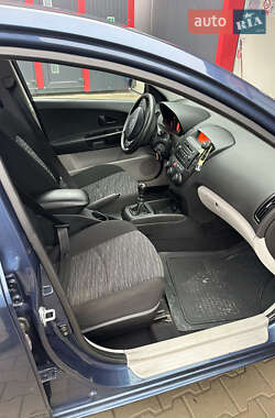 Хэтчбек Kia Ceed 2008 в Тячеве