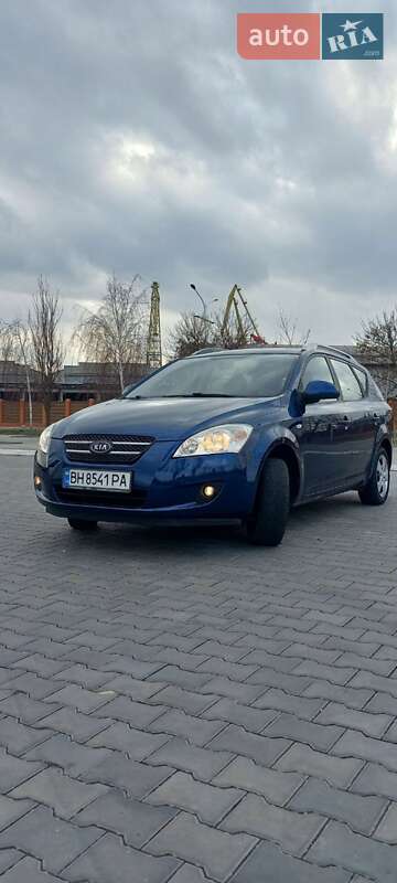 Универсал Kia Ceed 2009 в Измаиле