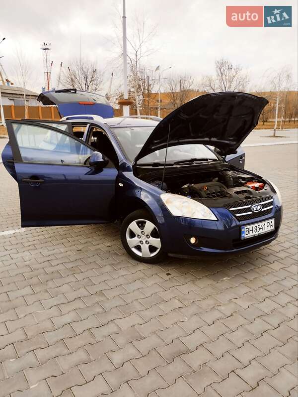 Универсал Kia Ceed 2009 в Измаиле