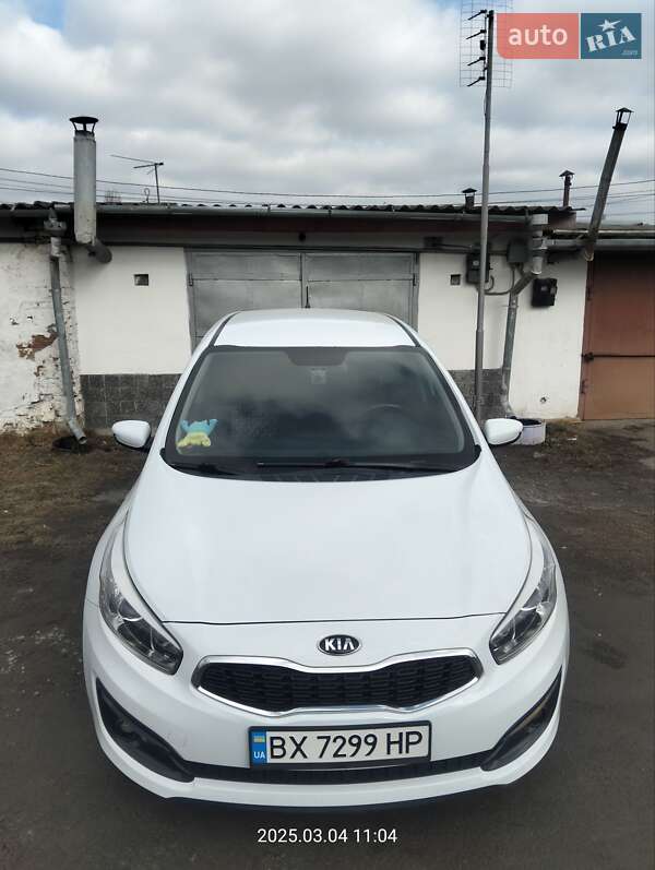 Хэтчбек Kia Ceed 2015 в Шепетовке