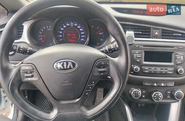 Хэтчбек Kia Ceed 2015 в Шепетовке