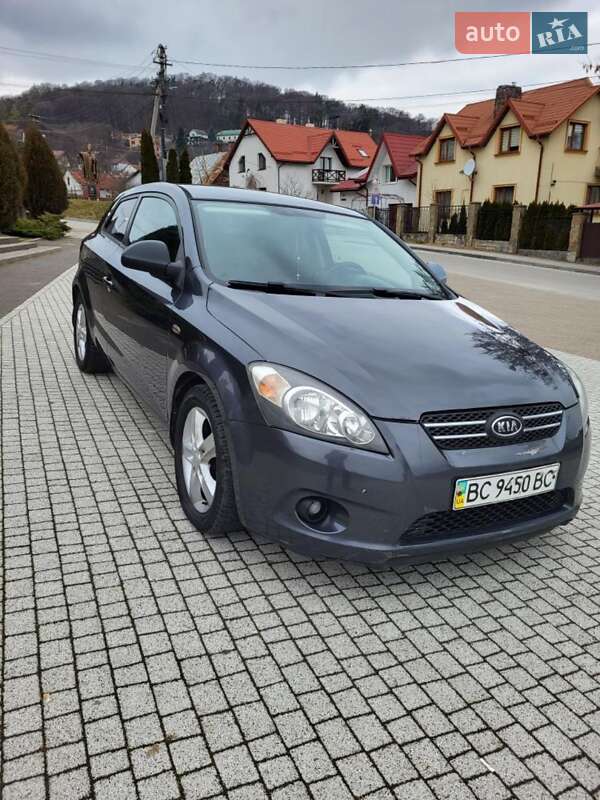 Хэтчбек Kia Ceed 2008 в Львове