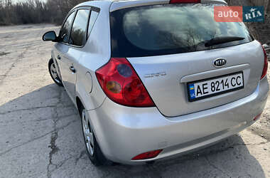 Хэтчбек Kia Ceed 2007 в Вольногорске