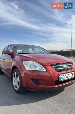 Хэтчбек Kia Ceed 2009 в Львове