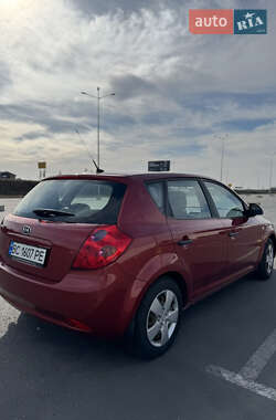 Хэтчбек Kia Ceed 2009 в Львове