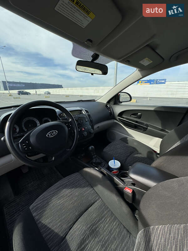 Хэтчбек Kia Ceed 2009 в Львове