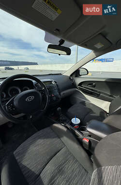 Хэтчбек Kia Ceed 2009 в Львове