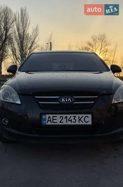 Хэтчбек Kia Ceed 2008 в Каменском