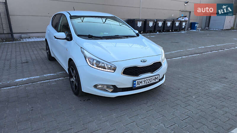 Хэтчбек Kia Ceed 2014 в Львове