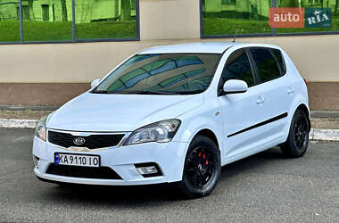 Хетчбек Kia Ceed 2010 в Харкові