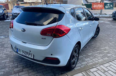 Хэтчбек Kia Ceed 2013 в 