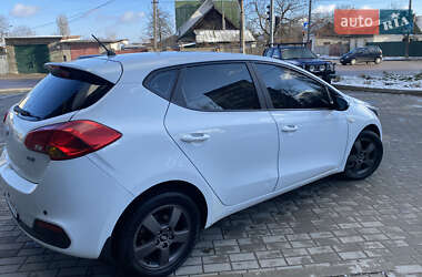 Хэтчбек Kia Ceed 2013 в 