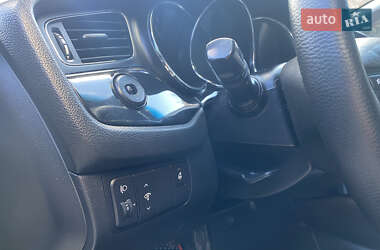 Хэтчбек Kia Ceed 2013 в 