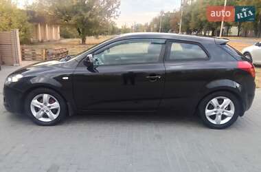 Хэтчбек Kia Ceed 2008 в 