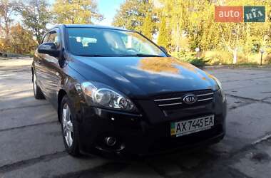 Хэтчбек Kia Ceed 2008 в 