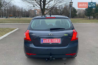 Хэтчбек Kia Ceed 2010 в Ровно