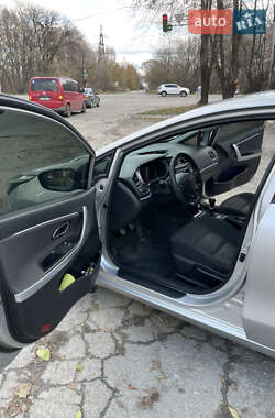 Хетчбек Kia Ceed 2014 в Запоріжжі