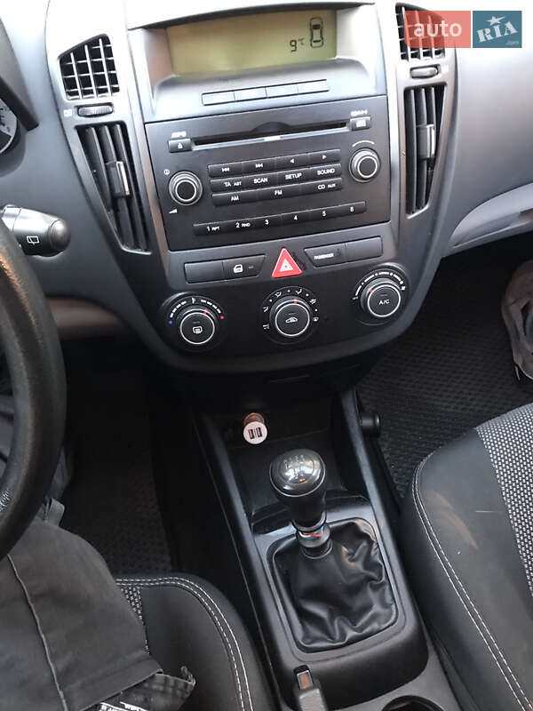 Универсал Kia Ceed 2009 в Ужгороде