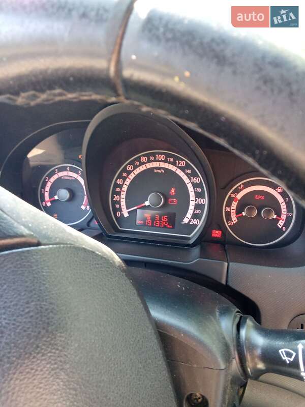 Хэтчбек Kia Ceed 2010 в Раздельной