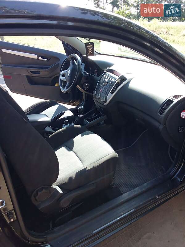 Хетчбек Kia Ceed 2010 в Роздільній