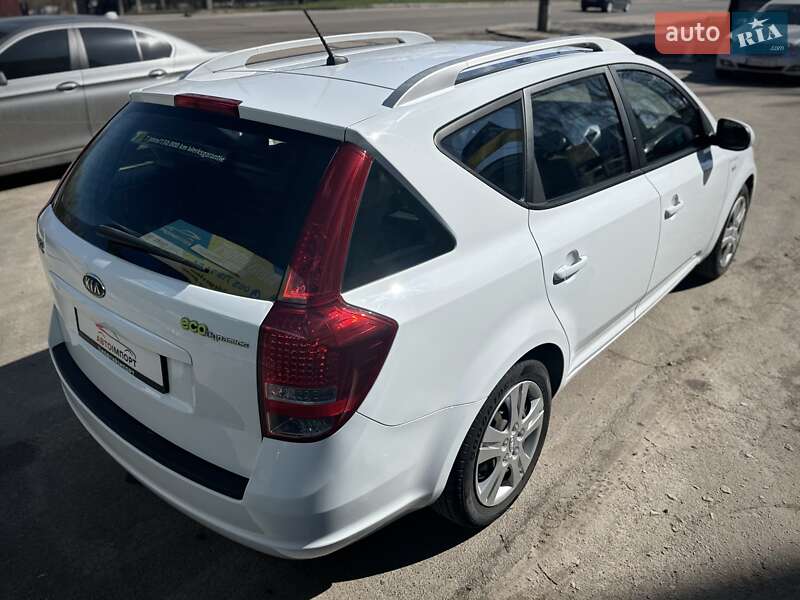 Универсал Kia Ceed 2011 в Сумах