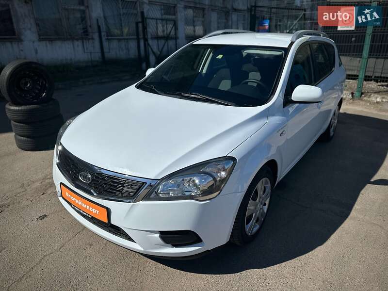 Универсал Kia Ceed 2011 в Сумах