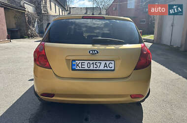 Хетчбек Kia Ceed 2008 в 