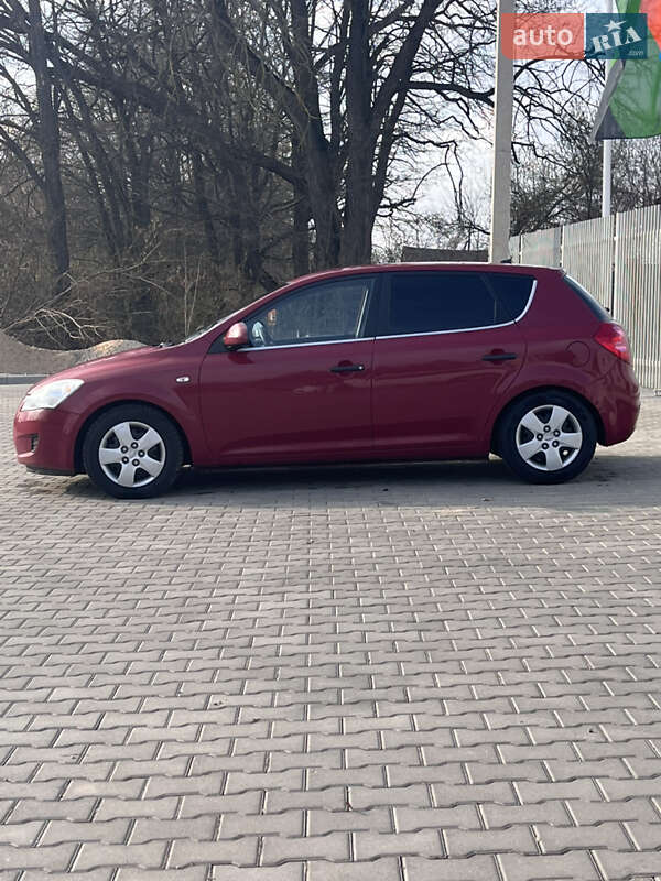 Хэтчбек Kia Ceed 2007 в Виннице