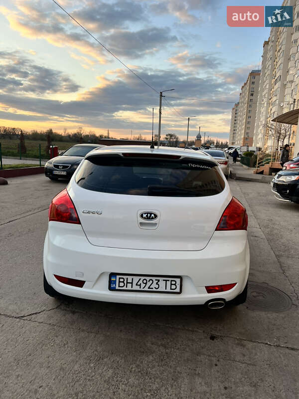 Хэтчбек Kia Ceed 2008 в Херсоне