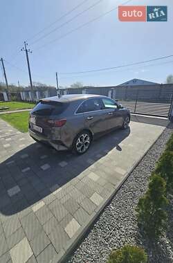 Хэтчбек Kia Ceed 2019 в 