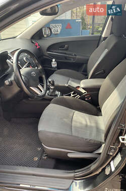 Хетчбек Kia Ceed 2009 в 
