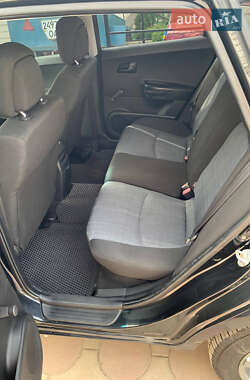 Хэтчбек Kia Ceed 2009 в 