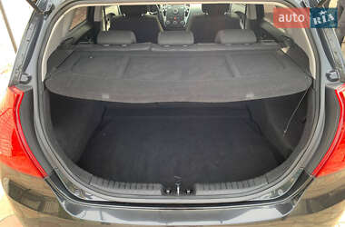 Хэтчбек Kia Ceed 2009 в 