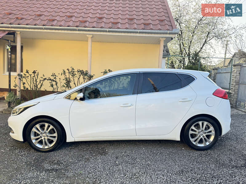 Хэтчбек Kia Ceed 2013 в Ужгороде