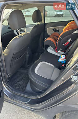 Хэтчбек Kia Ceed 2015 в 