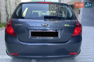 Хэтчбек Kia Ceed 2007 в 