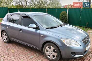 Хетчбек Kia Ceed 2007 в 