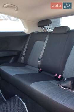 Хэтчбек Kia Ceed 2010 в Раздельной