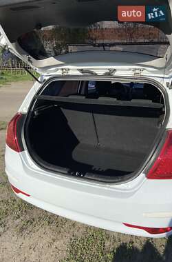 Хетчбек Kia Ceed 2011 в 